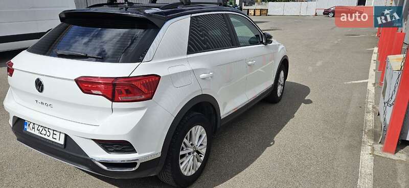 Позашляховик / Кросовер Volkswagen T-Roc 2021 в Києві
