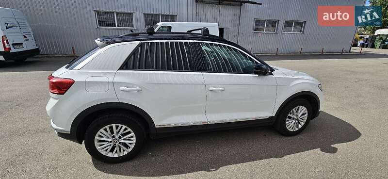 Позашляховик / Кросовер Volkswagen T-Roc 2021 в Києві