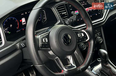 Позашляховик / Кросовер Volkswagen T-Roc 2021 в 