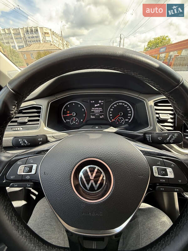 Внедорожник / Кроссовер Volkswagen T-Roc 2021 в Чернигове