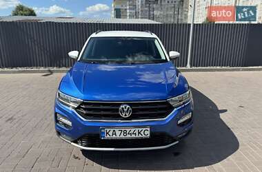 Позашляховик / Кросовер Volkswagen T-Roc 2019 в 