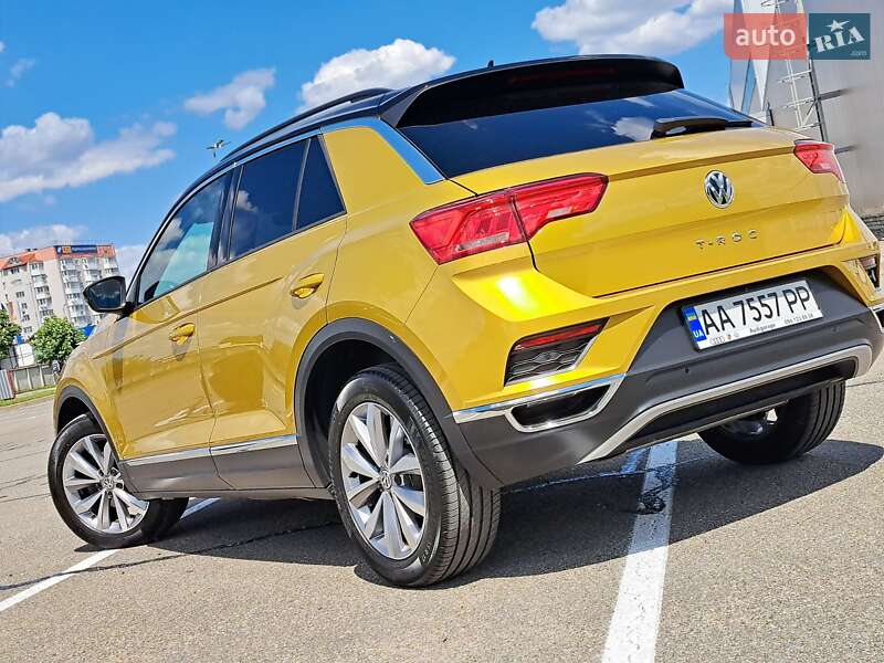 Позашляховик / Кросовер Volkswagen T-Roc 2019 в Києві