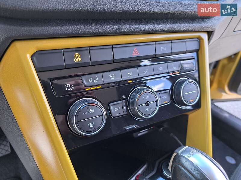 Позашляховик / Кросовер Volkswagen T-Roc 2019 в Києві