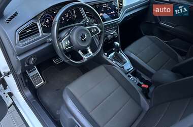 Внедорожник / Кроссовер Volkswagen T-Roc 2021 в 