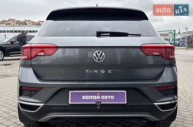 Внедорожник / Кроссовер Volkswagen T-Roc 2019 в 