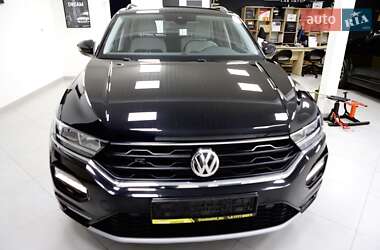 Внедорожник / Кроссовер Volkswagen T-Roc 2019 в 