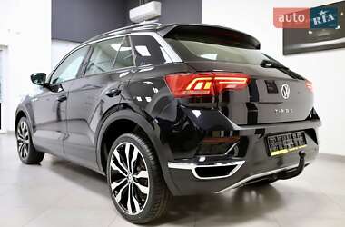 Внедорожник / Кроссовер Volkswagen T-Roc 2019 в 