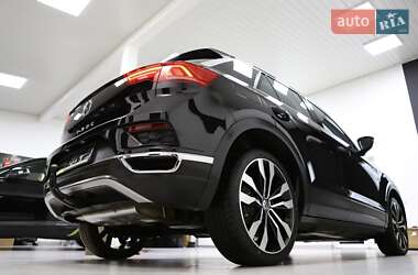 Внедорожник / Кроссовер Volkswagen T-Roc 2019 в 