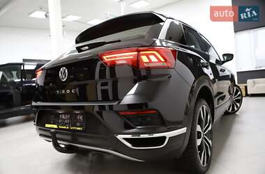 Внедорожник / Кроссовер Volkswagen T-Roc 2019 в 