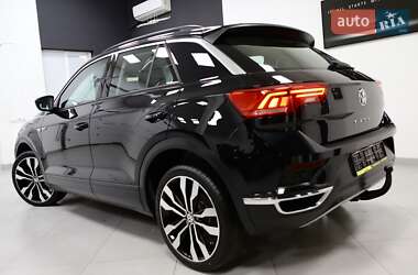 Внедорожник / Кроссовер Volkswagen T-Roc 2019 в 