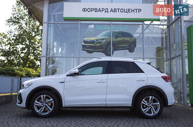 Внедорожник / Кроссовер Volkswagen T-Roc 2022 в 