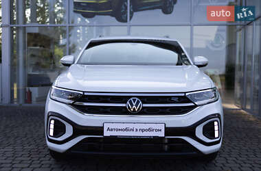 Внедорожник / Кроссовер Volkswagen T-Roc 2022 в 