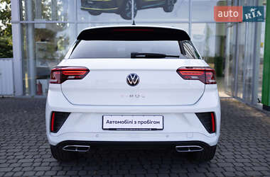 Внедорожник / Кроссовер Volkswagen T-Roc 2022 в 