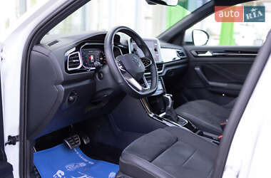 Внедорожник / Кроссовер Volkswagen T-Roc 2022 в 