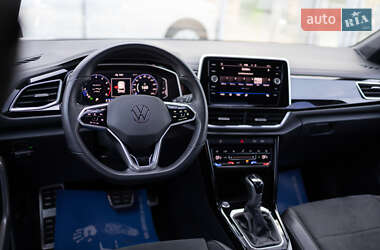 Внедорожник / Кроссовер Volkswagen T-Roc 2022 в 
