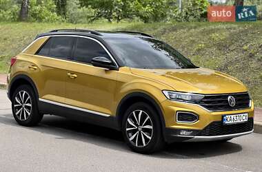 Внедорожник / Кроссовер Volkswagen T-Roc 2019 в 
