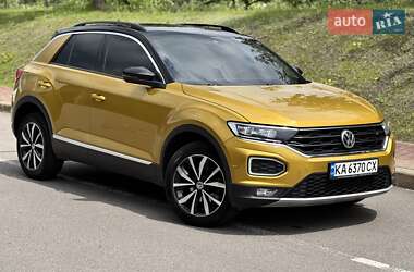 Внедорожник / Кроссовер Volkswagen T-Roc 2019 в 