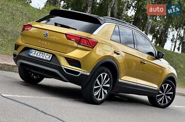 Внедорожник / Кроссовер Volkswagen T-Roc 2019 в 