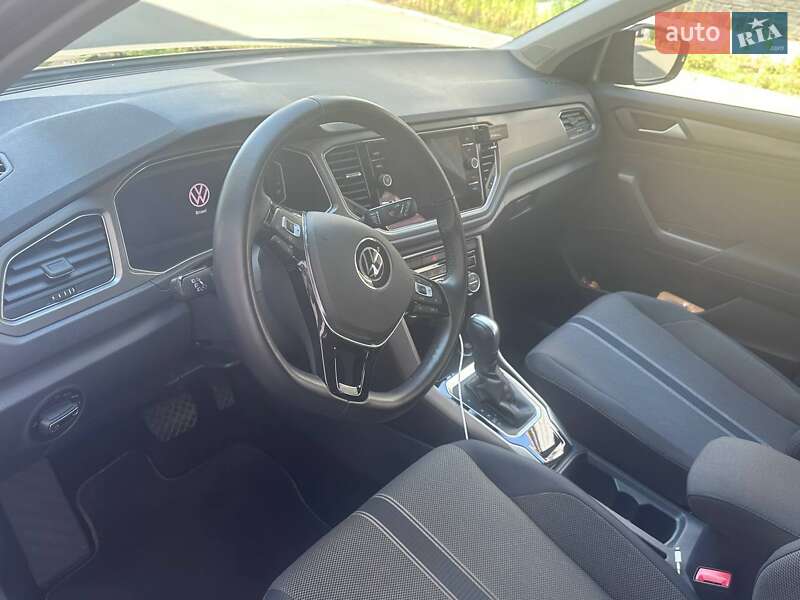 Внедорожник / Кроссовер Volkswagen T-Roc 2021 в Киеве