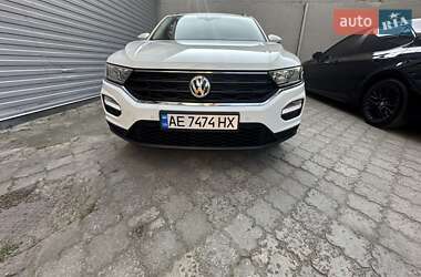 Внедорожник / Кроссовер Volkswagen T-Roc 2019 в 