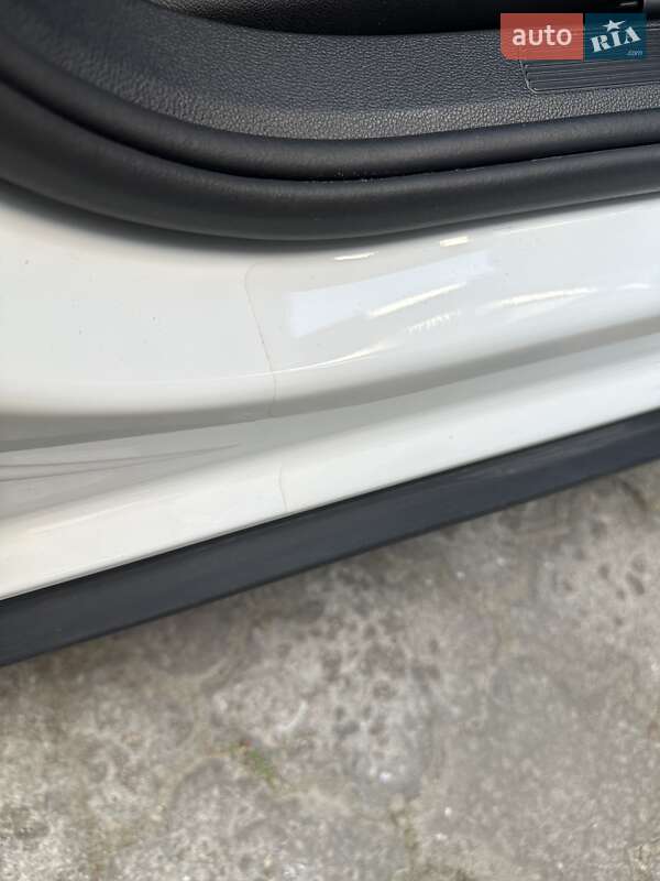 Внедорожник / Кроссовер Volkswagen T-Roc 2019 в Днепре