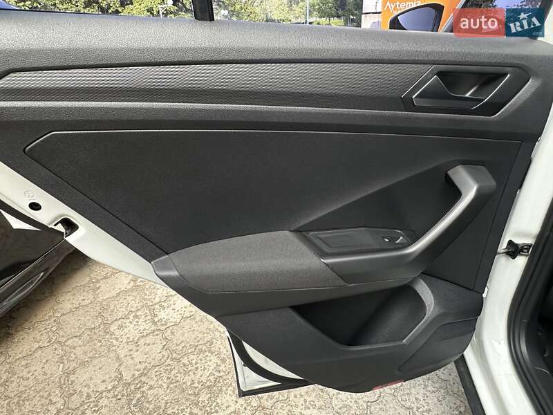 Внедорожник / Кроссовер Volkswagen T-Roc 2019 в Днепре