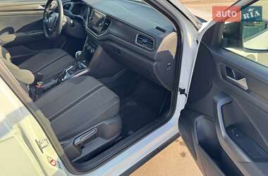 Внедорожник / Кроссовер Volkswagen T-Roc 2019 в 