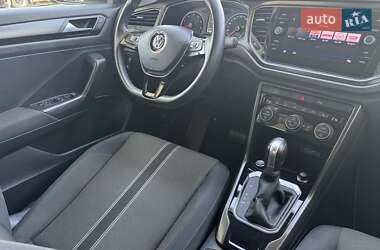 Внедорожник / Кроссовер Volkswagen T-Roc 2019 в 