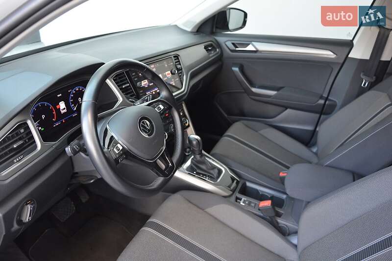 Позашляховик / Кросовер Volkswagen T-Roc 2021 в Києві