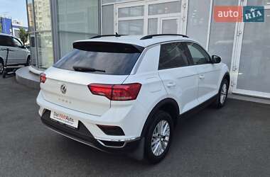 Внедорожник / Кроссовер Volkswagen T-Roc 2019 в 