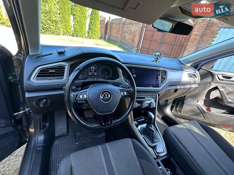 Внедорожник / Кроссовер Volkswagen T-Roc 2021 в Киеве