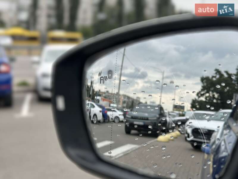 Внедорожник / Кроссовер Volkswagen T-Roc 2021 в Киеве