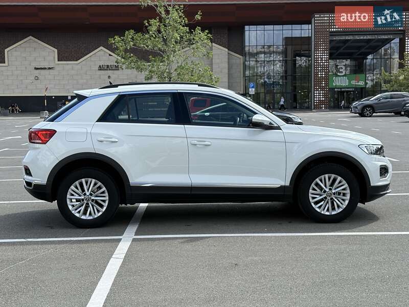 Внедорожник / Кроссовер Volkswagen T-Roc 2021 в Киеве