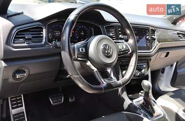 Внедорожник / Кроссовер Volkswagen T-Roc 2019 в 