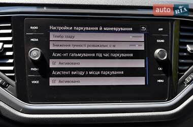 Внедорожник / Кроссовер Volkswagen T-Roc 2019 в 
