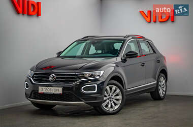 Позашляховик / Кросовер Volkswagen T-Roc 2021 в Києві