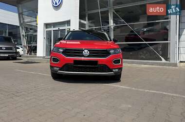 Внедорожник / Кроссовер Volkswagen T-Roc 2019 в 