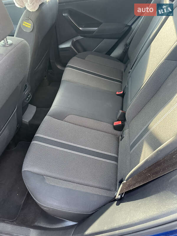 Позашляховик / Кросовер Volkswagen T-Roc 2020 в Києві