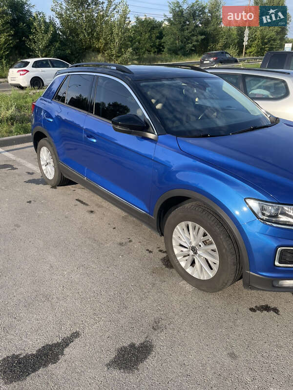 Позашляховик / Кросовер Volkswagen T-Roc 2020 в Києві