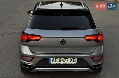 Внедорожник / Кроссовер Volkswagen T-Roc 2022 в 