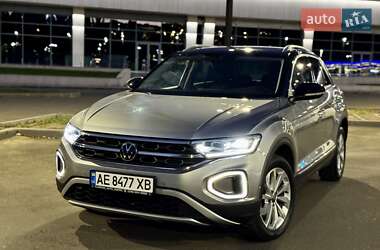 Внедорожник / Кроссовер Volkswagen T-Roc 2022 в 