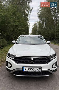 Внедорожник / Кроссовер Volkswagen T-Roc 2023 в 