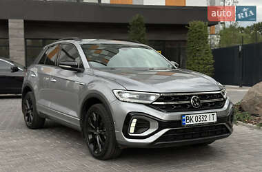 Внедорожник / Кроссовер Volkswagen T-Roc 2023 в 