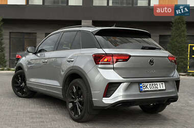 Внедорожник / Кроссовер Volkswagen T-Roc 2023 в 