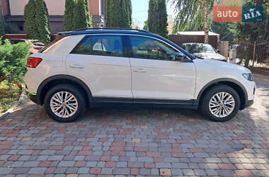 Внедорожник / Кроссовер Volkswagen T-Roc 2019 в 