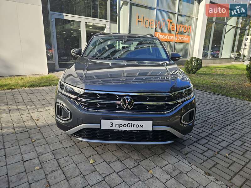 Внедорожник / Кроссовер Volkswagen T-Roc 2024 в Киеве