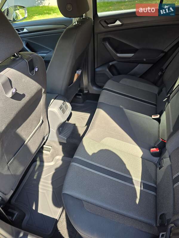 Внедорожник / Кроссовер Volkswagen T-Roc 2019 в Киеве