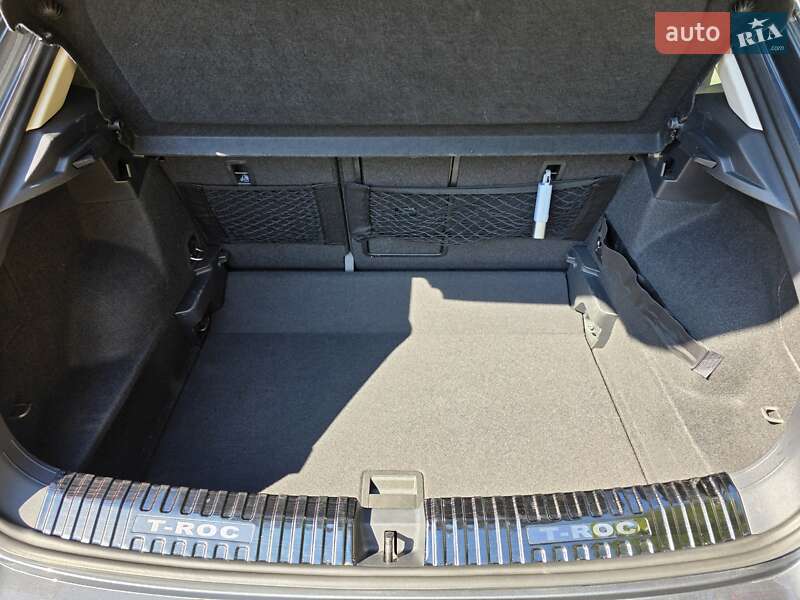 Внедорожник / Кроссовер Volkswagen T-Roc 2019 в Киеве