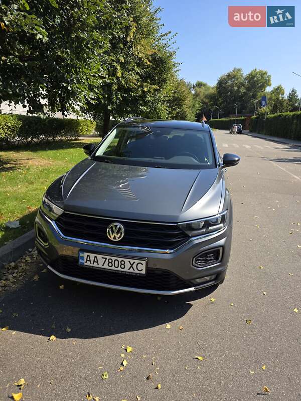Внедорожник / Кроссовер Volkswagen T-Roc 2019 в Киеве