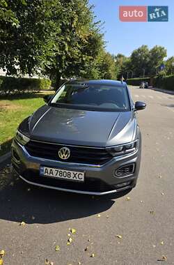 Внедорожник / Кроссовер Volkswagen T-Roc 2019 в 